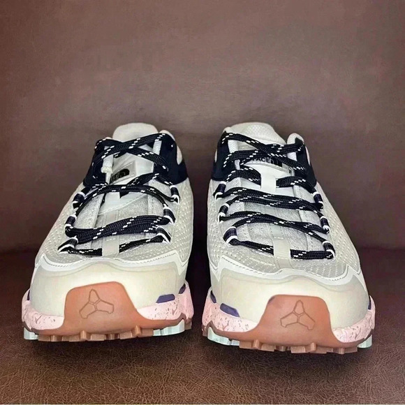 NWOT The North Face Vectiv Taraval Hiking Shoes - Picture 8 of 8